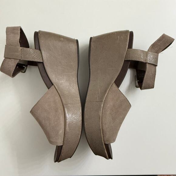 Kork-Ease Kerin Suede Leather Wedge Sandals Casual Vacation Taupe Sz 10 - Picture 3 of 9